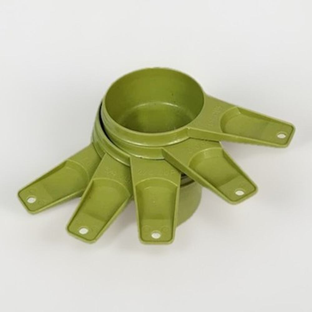 Vintage Set of 5 (Five) Tupperware Avocado Green Nesting Measuring Cups 5 pcs